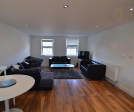 Large One Bedroom Apartment Aldgate East Free WiFi