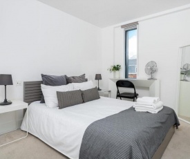 LUXURY! 2BEDR/3 BEDS/2BATH COVENT GARDEN