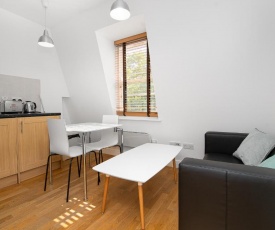 Modern 1 Bed Flat in Holborn, London for up to 2 people - with free wifi