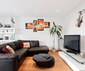 Modern 2 Bedroom Penthouse in Old Street