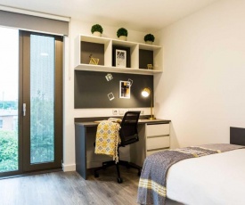 Modern en-suite studios in White City